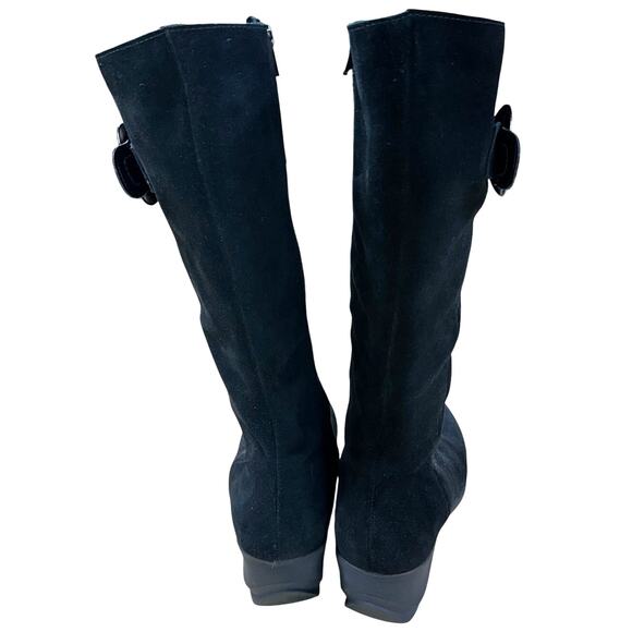 La Canadienne Black Knee High Suede Buckle Accent Side Zip Wedge Boot Sz 8M EUC - Picture 3 of 8